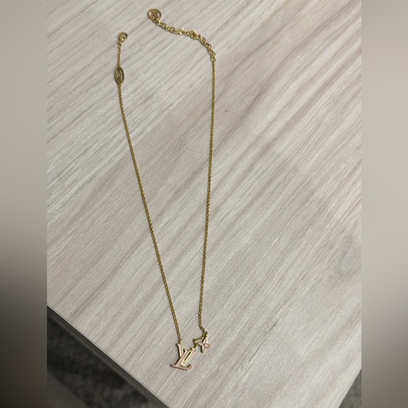 Authentic LV necklace - Picture 4 of 6